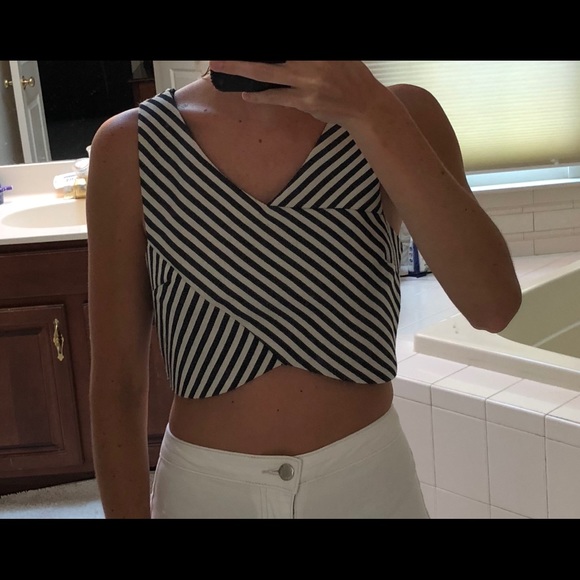 Forever 21 blue & white striped crop top - Picture 5 of 5